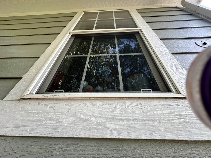 window replacement in Longmont by local window replacement company